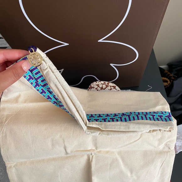 EUC Tory Burch Reverie Daisy T-Slides - Picture 6 of 7